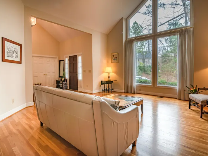 Oak hardwood floors in a Arizona home with vaulted ceilings